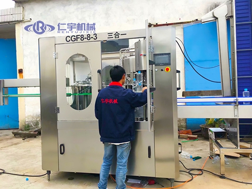 小瓶三合一灌装机 小瓶三合一灌装机