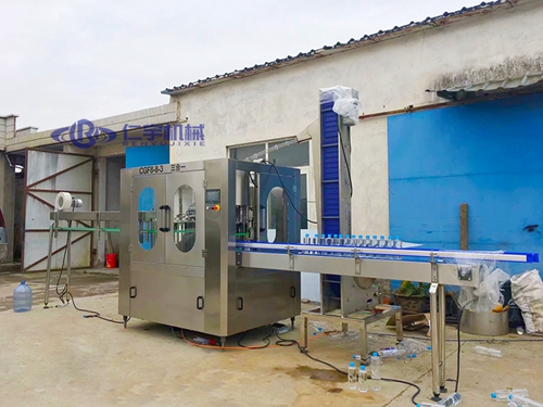 小瓶三合一灌装机 小瓶三合一灌装机